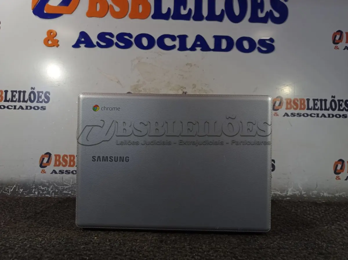 LOTE 100 - 01 CHROMEBOOK SAMSUNG XE500C12. (NO ESTADO) ATENÇÃO! FAZER A VISITAÇÃO ANTES DE ARREMATAR, NÃO SABEMOS SE FUNCIONA. LEILÃO NÃO TEM GARANTIA E NEM DEVOLUÇÃO, SUJEITO A POSSÍVEIS AVARIAS VISÍVEIS/OCULTAS E/OU AUSÊNCIA DE COMPONENTES.