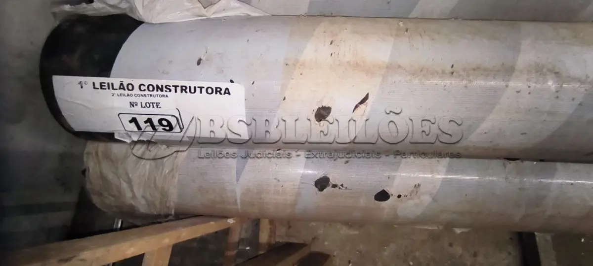 LOTE 119 - 02 ROLOS DE MANTAS REINFORCE MADE USA 3,00M X 10,00MPOLIOLEFINAS TERMOPLASTICA FLEXIVEL  (NO ESTADO)