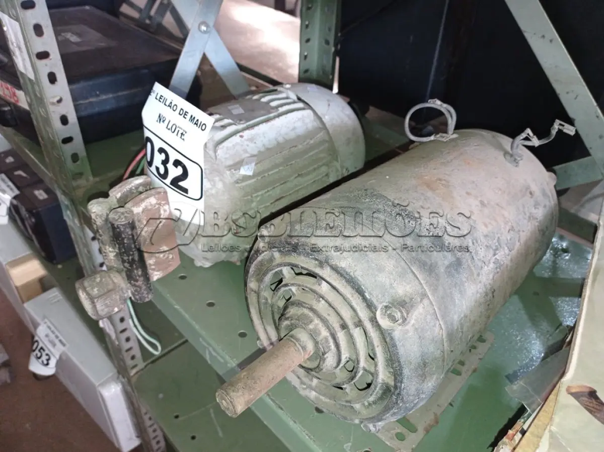LOTE 032 - 02 MOTORES ELÉTRICOS WEG SENDO 01 DE 1CV 1730 RPM 220/380V E 01 110/220V MODELO G58H. (NO ESTADO) ATENÇÃO! FAZER A VISITAÇÃO ANTES DE ARREMATAR, NÃO SABEMOS SE FUNCIONA. LEILÃO NÃO TEM GARANTIA E NEM DEVOLUÇÃO, SUJEITO A POSSÍVEIS AVARIAS VISÍVEIS/OCULTAS E/OU AUSÊNCIA DE COMPONENTES.