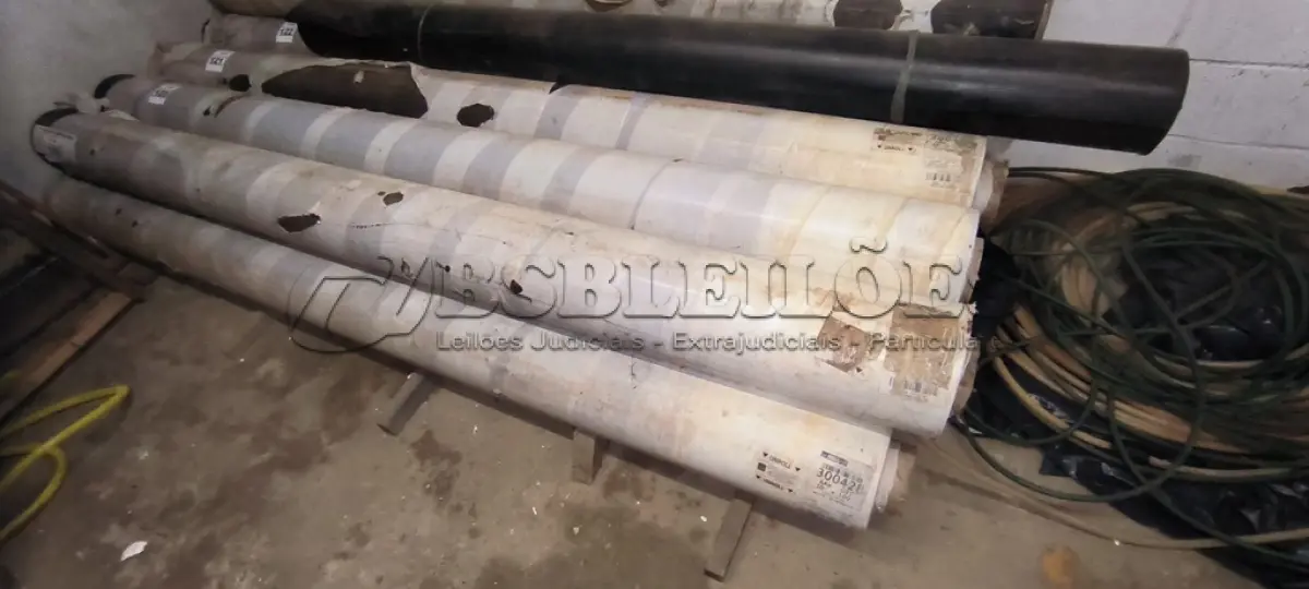 LOTE 119 - 02 ROLOS DE MANTAS REINFORCE MADE USA 3,00M X 10,00MPOLIOLEFINAS TERMOPLASTICA FLEXIVEL  (NO ESTADO)
