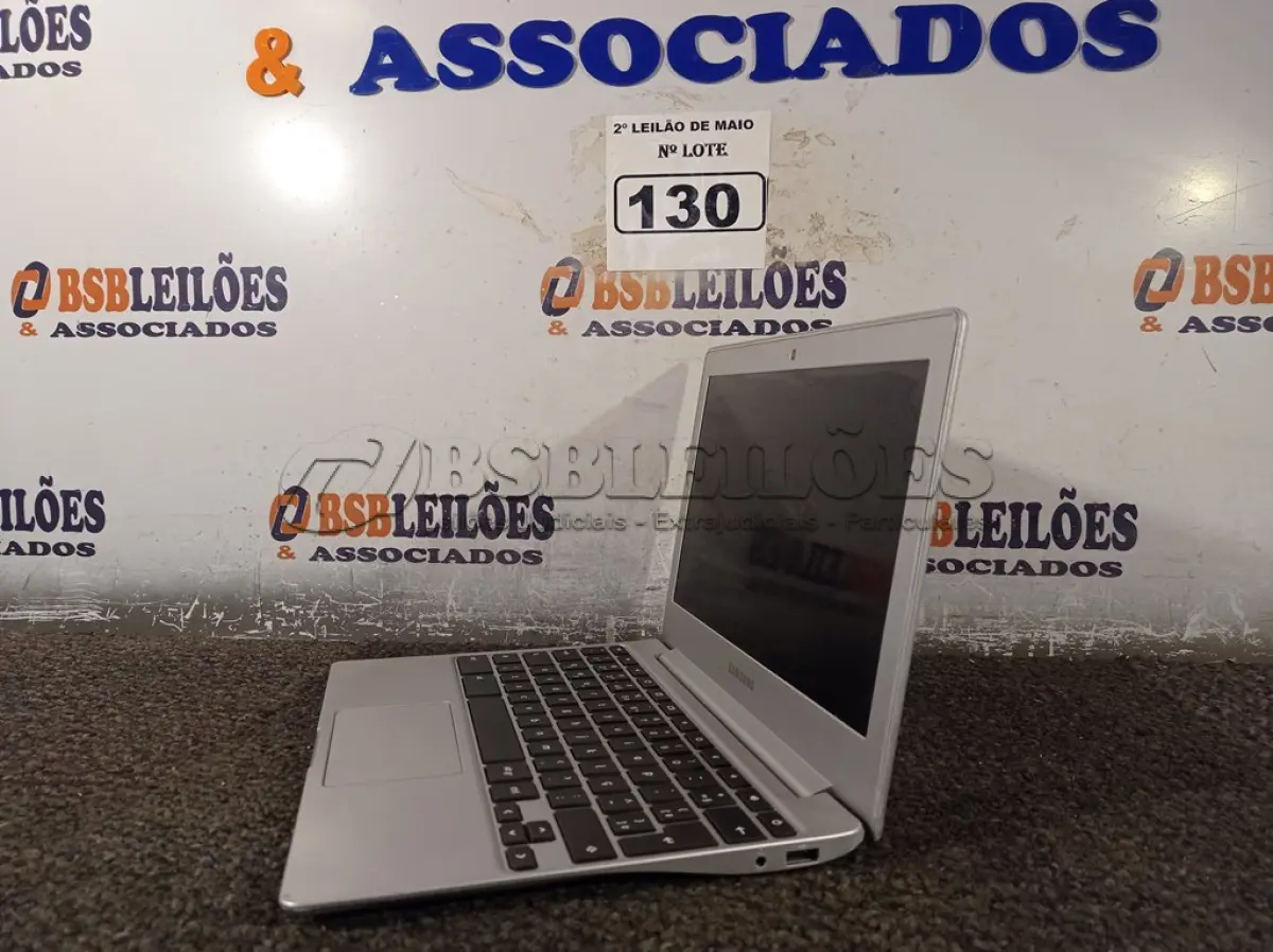 LOTE 130 - 01 CHROMEBOOK SAMSUNG XE500C12. (NO ESTADO) ATENÇÃO! FAZER A VISITAÇÃO ANTES DE ARREMATAR, NÃO SABEMOS SE FUNCIONA. LEILÃO NÃO TEM GARANTIA E NEM DEVOLUÇÃO, SUJEITO A POSSÍVEIS AVARIAS VISÍVEIS/OCULTAS E/OU AUSÊNCIA DE COMPONENTES.