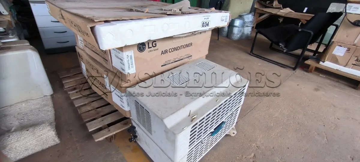 LOTE 034 - 01 CONDENSADORA CARRIER E 02 EVAPORADORAS K7 LG (NO ESTADO)