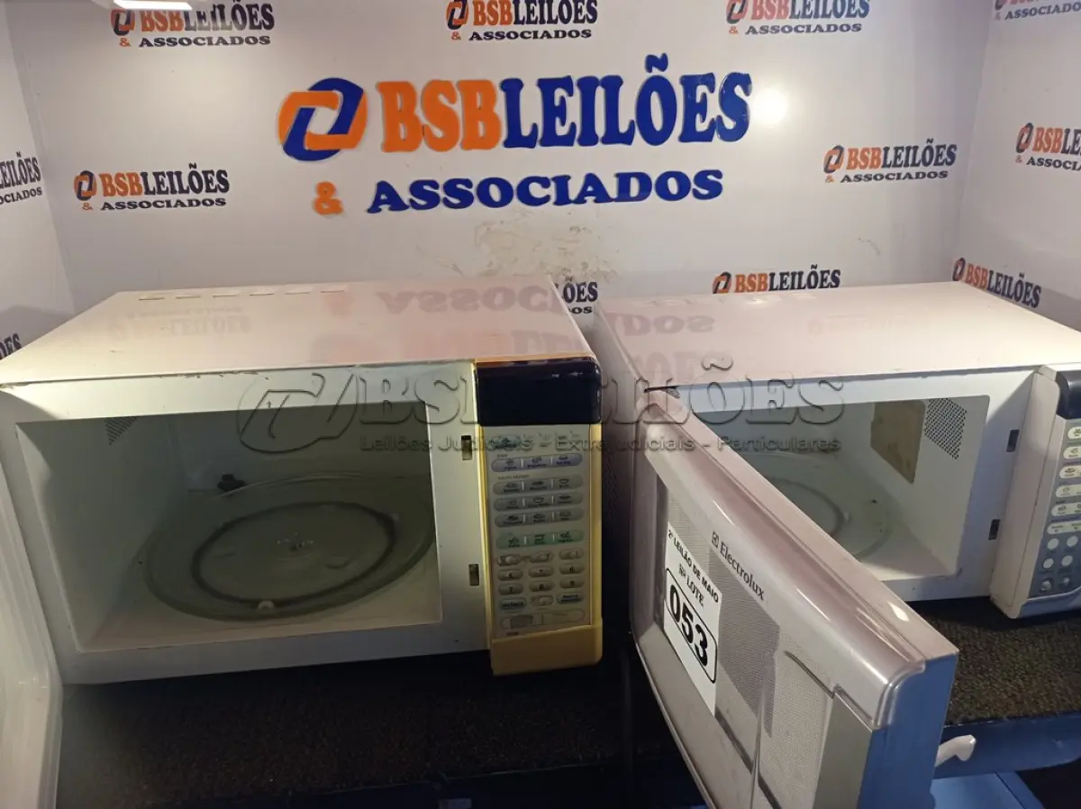 LOTE 053 - 02 MICRO-ONDAS MARCAS E MODELOS DIVERSOS. (NO ESTADO) ATENÇÃO! FAZER A VISITAÇÃO ANTES DE ARREMATAR, NÃO SABEMOS SE FUNCIONA. LEILÃO NÃO TEM GARANTIA E NEM DEVOLUÇÃO, SUJEITO A POSSÍVEIS AVARIAS VISÍVEIS/OCULTAS E/OU AUSÊNCIA DE COMPONENTES.