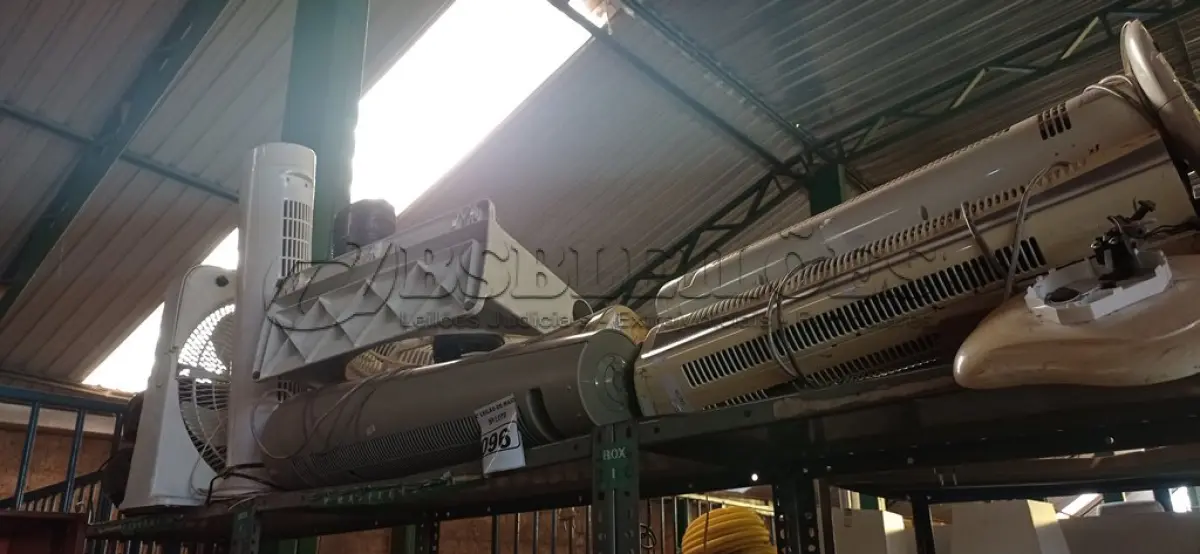 LOTE 096 - 01 LOTE COM VÁRIOS VENTILADORES MARCAS E MODELOS DIVERSOS. (NO ESTADO) ATENÇÃO! FAZER A VISITAÇÃO ANTES DE ARREMATAR, NÃO SABEMOS SE FUNCIONA. LEILÃO NÃO TEM GARANTIA E NEM DEVOLUÇÃO, SUJEITO A POSSÍVEIS AVARIAS VISÍVEIS/OCULTAS E/OU AUSÊNCIA DE COMPONENTES.
