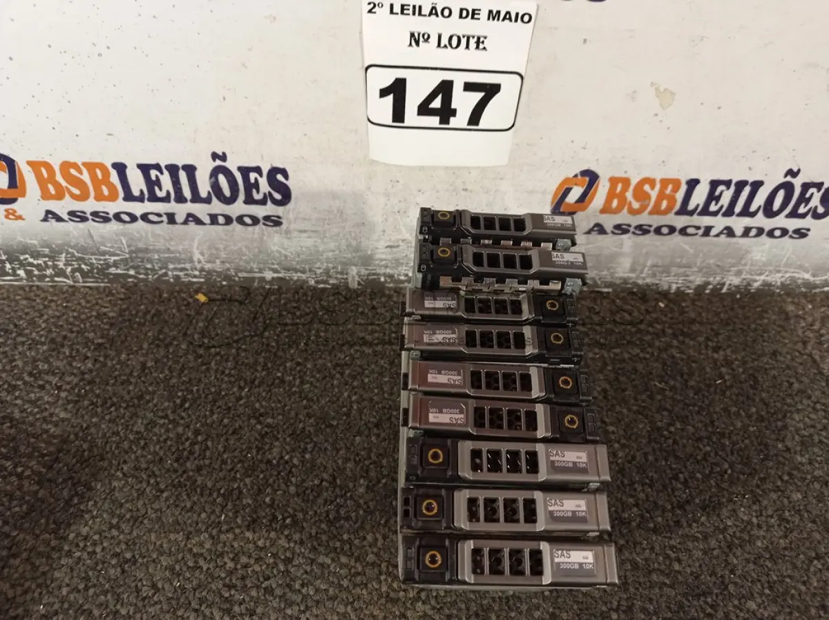LOTE 147 - 10 HARD DISCS PARA SERVIDOR DE GAVETA. (NO ESTADO) ATENÇÃO! FAZER A VISITAÇÃO ANTES DE ARREMATAR, NÃO SABEMOS SE FUNCIONA. LEILÃO NÃO TEM GARANTIA E NEM DEVOLUÇÃO, SUJEITO A POSSÍVEIS AVARIAS VISÍVEIS/OCULTAS E/OU AUSÊNCIA DE COMPONENTES.