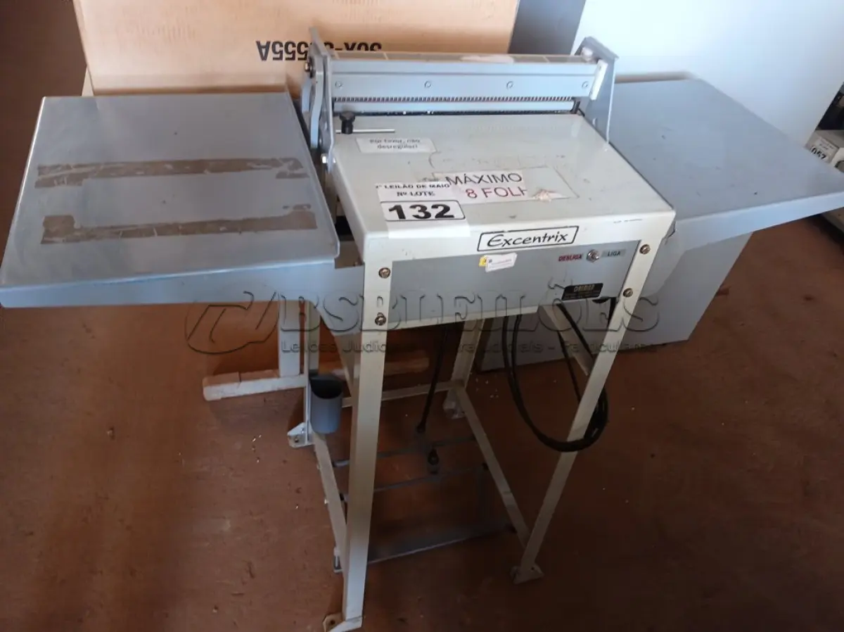 LOTE 132 - 01 PERFURADOR DE PAPEL. (NO ESTADO) ATENÇÃO! FAZER A VISITAÇÃO ANTES DE ARREMATAR, NÃO SABEMOS SE FUNCIONA. LEILÃO NÃO TEM GARANTIA E NEM DEVOLUÇÃO, SUJEITO A POSSÍVEIS AVARIAS VISÍVEIS/OCULTAS E/OU AUSÊNCIA DE COMPONENTES.
