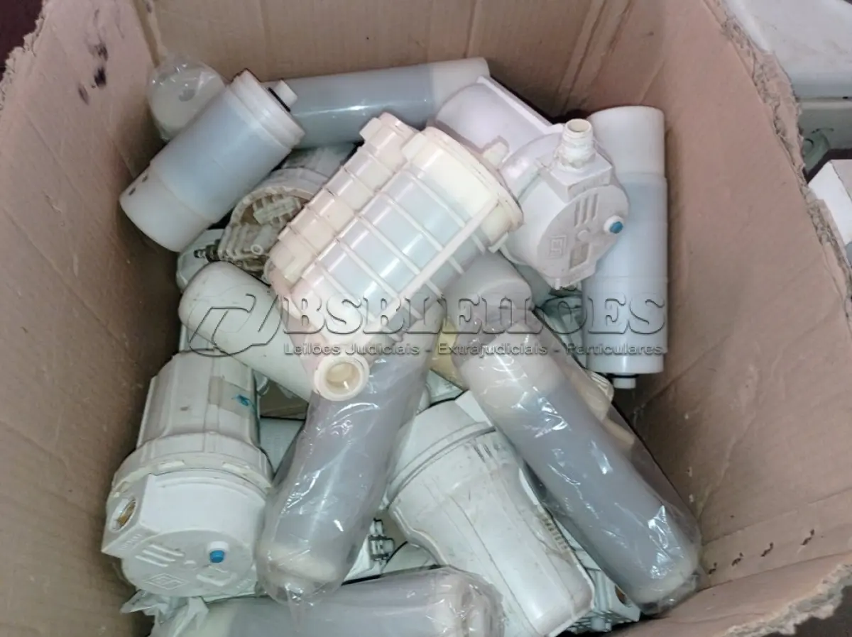 LOTE 123 - 01 LOTE COM VÁRIOS REFIS E FILTROS PARA CAIXA D’AGUA TIPO CAVALETE. (NO ESTADO) ATENÇÃO! FAZER A VISITAÇÃO ANTES DE ARREMATAR, NÃO SABEMOS SE FUNCIONA. LEILÃO NÃO TEM GARANTIA E NEM DEVOLUÇÃO, SUJEITO A POSSÍVEIS AVARIAS VISÍVEIS/OCULTAS E/OU AUSÊNCIA DE COMPONENTES.