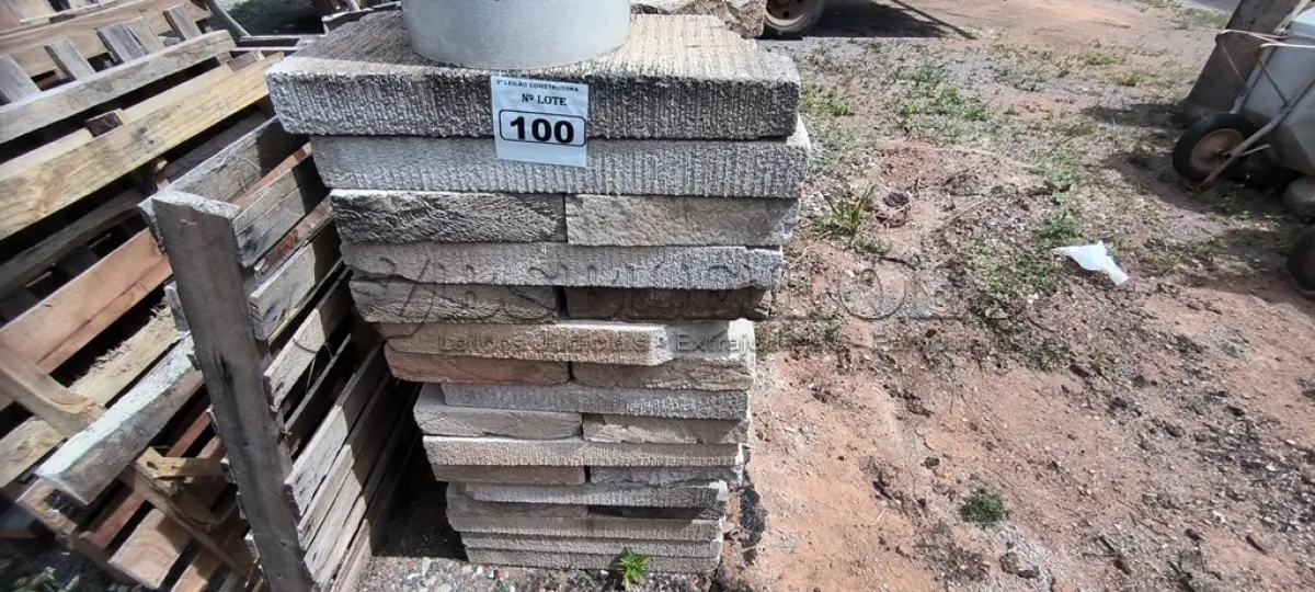 LOTE 100 - 01 LOTE COM PEDRA PUME TAMANHOS DIVERSOS (NO ESTADO)