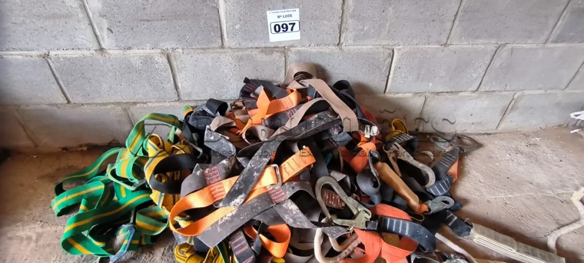LOTE 097 - 01 LOTE COM CINTOS DE SEGURANÇA PARA OBRA (NO ESTADO)