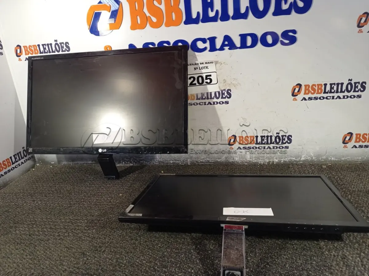 LOTE 205 - 02 MONITORES MARCAS LG MODELOS FLATROM E2360V-PN/E2260V-PN. (NO ESTADO) ATENÇÃO! FAZER A VISITAÇÃO ANTES DE ARREMATAR, NÃO SABEMOS SE FUNCIONA. LEILÃO NÃO TEM GARANTIA E NEM DEVOLUÇÃO, SUJEITO A POSSÍVEIS AVARIAS VISÍVEIS/OCULTAS E/OU AUSÊNCIA DE COMPONENTES.