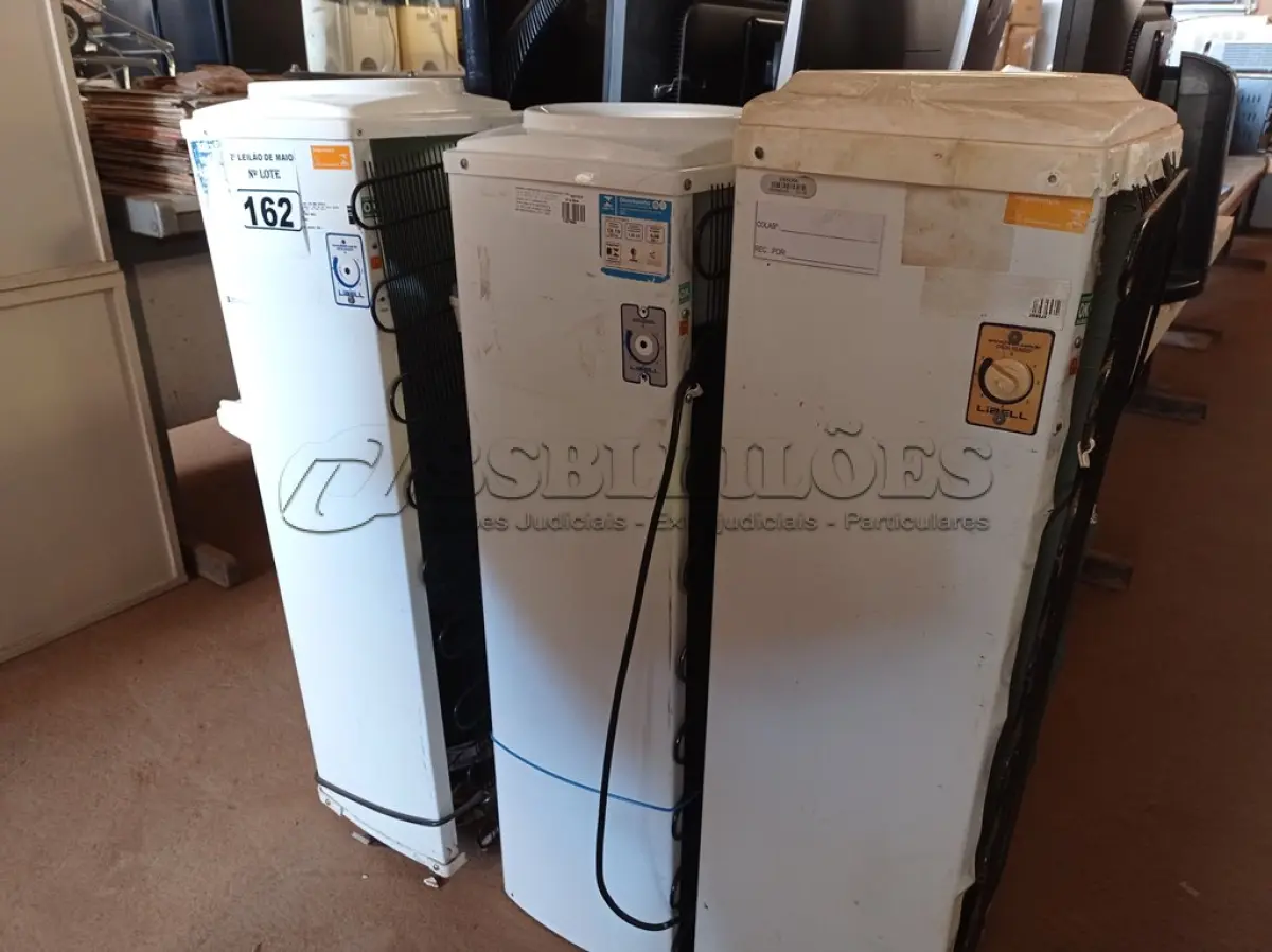 LOTE 162 - 03 BEBEDOUROS PARA GARRAFÃO MARCAS E MODELOS DIVERSOS. (NO ESTADO) ATENÇÃO! FAZER A VISITAÇÃO ANTES DE ARREMATAR, NÃO SABEMOS SE FUNCIONA. LEILÃO NÃO TEM GARANTIA E NEM DEVOLUÇÃO, SUJEITO A POSSÍVEIS AVARIAS VISÍVEIS/OCULTAS E/OU AUSÊNCIA DE COMPONENTES.