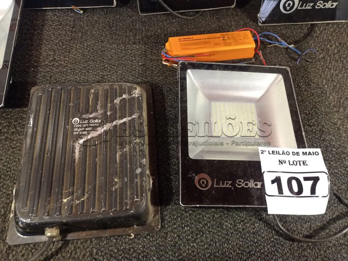 LOTE 107 - 06 PAINÉIS DE LED MARCAS E MODELOS DIVERSOS. (NO ESTADO) ATENÇÃO! FAZER A VISITAÇÃO ANTES DE ARREMATAR, NÃO SABEMOS SE FUNCIONA. LEILÃO NÃO TEM GARANTIA E NEM DEVOLUÇÃO, SUJEITO A POSSÍVEIS AVARIAS VISÍVEIS/OCULTAS E/OU AUSÊNCIA DE COMPONENTES.