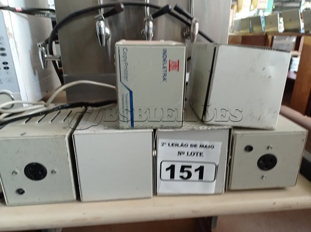 LOTE 151 - 06 AUTOTRANSFORMADORES MARCAS E MODELOS DIVERSOS. (NO ESTADO) ATENÇÃO! FAZER A VISITAÇÃO ANTES DE ARREMATAR, NÃO SABEMOS SE FUNCIONA. LEILÃO NÃO TEM GARANTIA E NEM DEVOLUÇÃO, SUJEITO A POSSÍVEIS AVARIAS VISÍVEIS/OCULTAS E/OU AUSÊNCIA DE COMPONENTES.