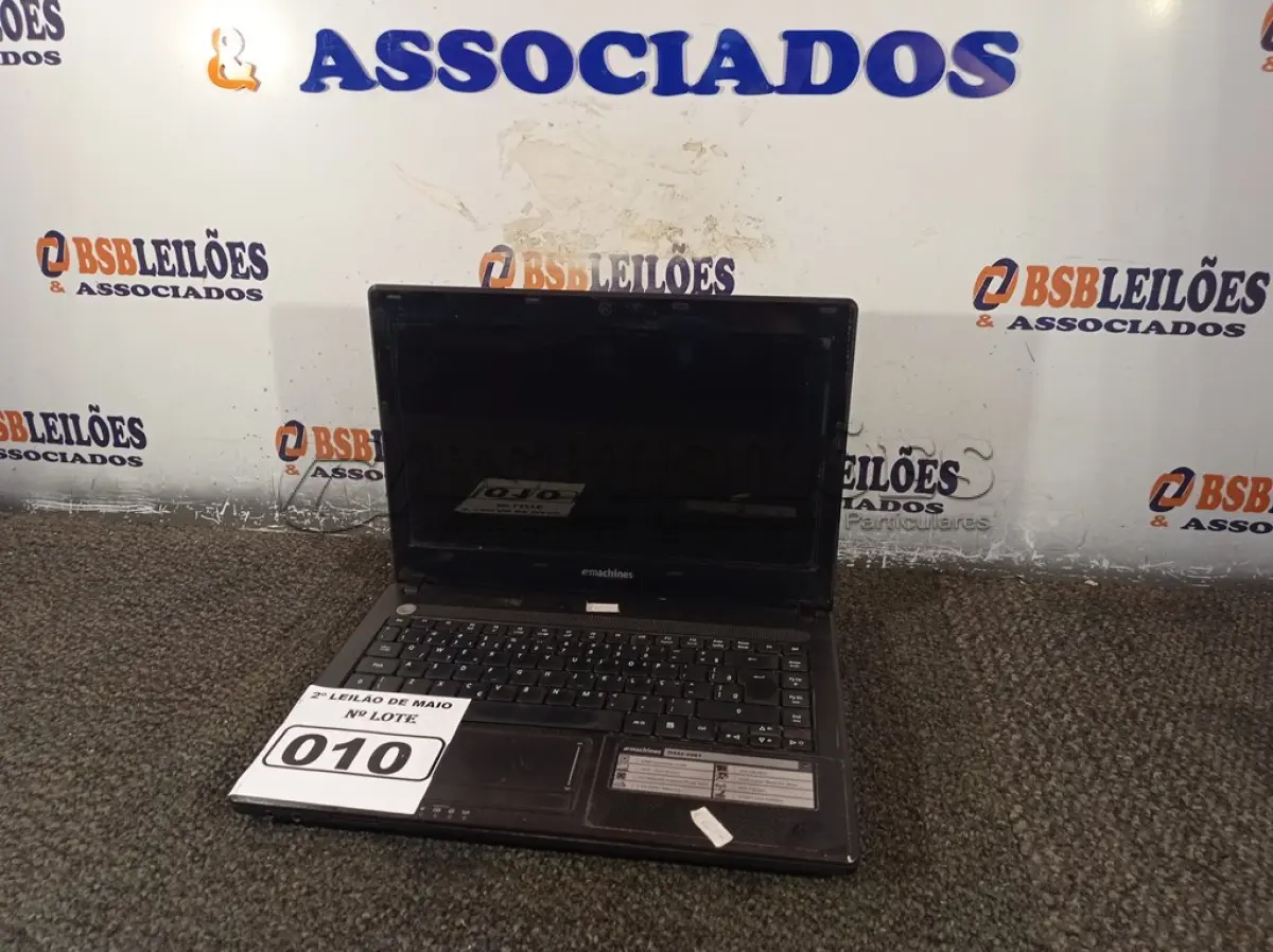 LOTE 010 - 01 NOTEBOOK MARCA EMACHINES D442 V081. (NO ESTADO) ATENÇÃO! FAZER A VISITAÇÃO ANTES DE ARREMATAR, NÃO SABEMOS SE FUNCIONA. LEILÃO NÃO TEM GARANTIA E NEM DEVOLUÇÃO, SUJEITO A POSSÍVEIS AVARIAS VISÍVEIS/OCULTAS E/OU AUSÊNCIA DE COMPONENTES.