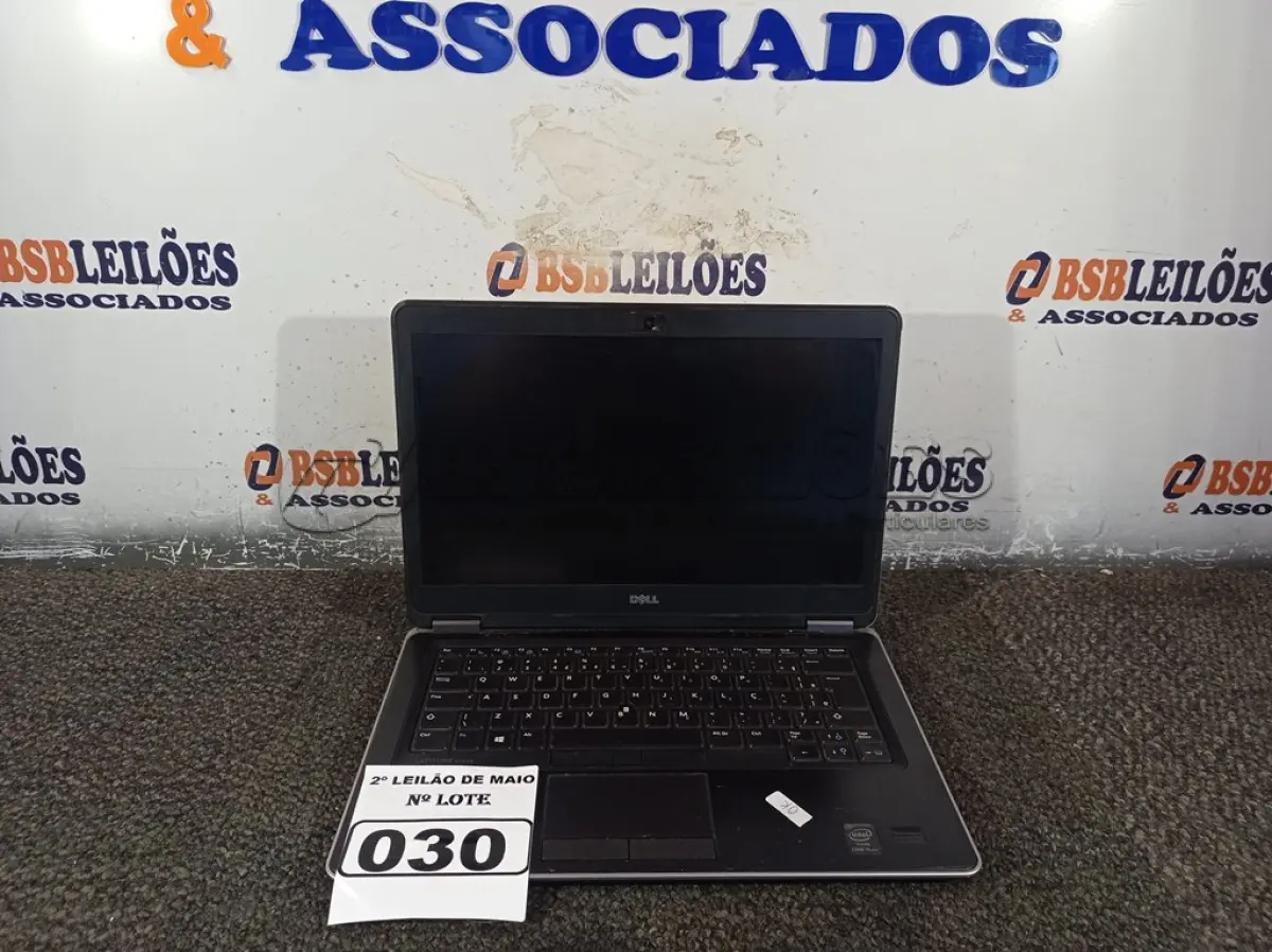 LOTE 030 - 01 NOTEBOOK MARCA DELL LATITUDE E7440. (NO ESTADO) ATENÇÃO! FAZER A VISITAÇÃO ANTES DE ARREMATAR, NÃO SABEMOS SE FUNCIONA. LEILÃO NÃO TEM GARANTIA E NEM DEVOLUÇÃO, SUJEITO A POSSÍVEIS AVARIAS VISÍVEIS/OCULTAS E/OU AUSÊNCIA DE COMPONENTES.