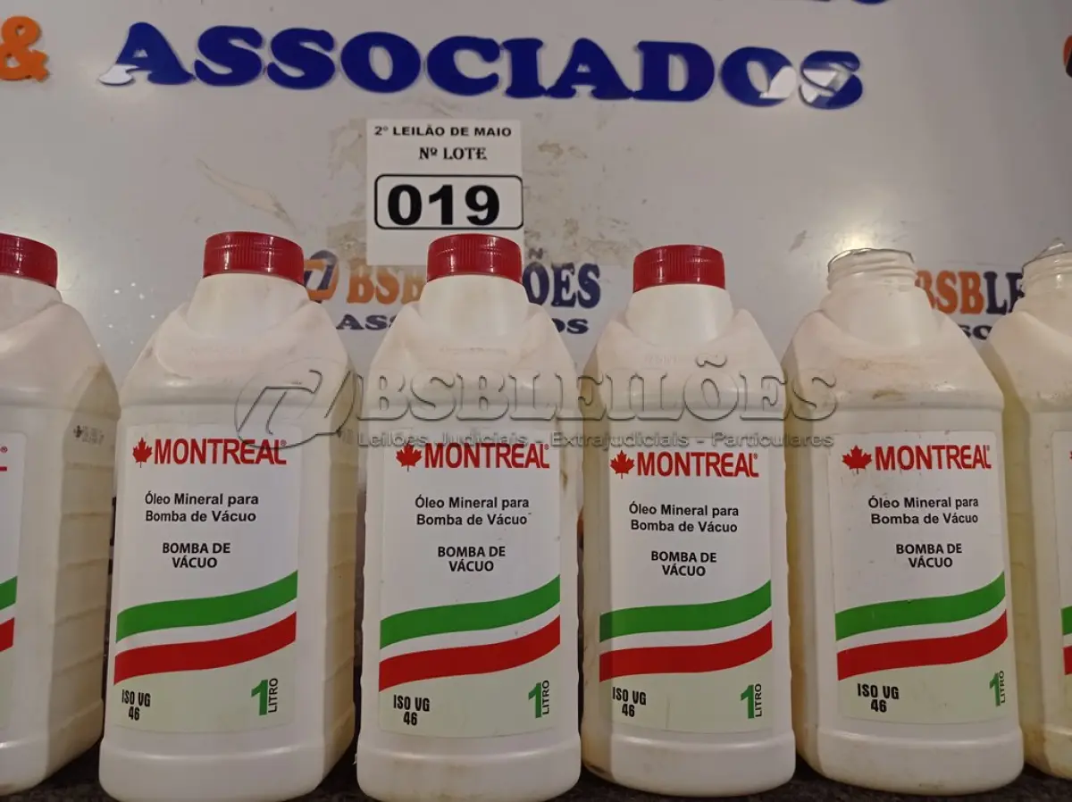 LOTE 019 - 09 LITROS DE ÓLEO MINERAL PARA BOMBA DE VÁCUO ISO VG 46. (NO ESTADO) ATENÇÃO! FAZER A VISITAÇÃO ANTES DE ARREMATAR, NÃO SABEMOS SE FUNCIONA. LEILÃO NÃO TEM GARANTIA E NEM DEVOLUÇÃO, SUJEITO A POSSÍVEIS AVARIAS VISÍVEIS/OCULTAS E/OU AUSÊNCIA DE COMPONENTES.