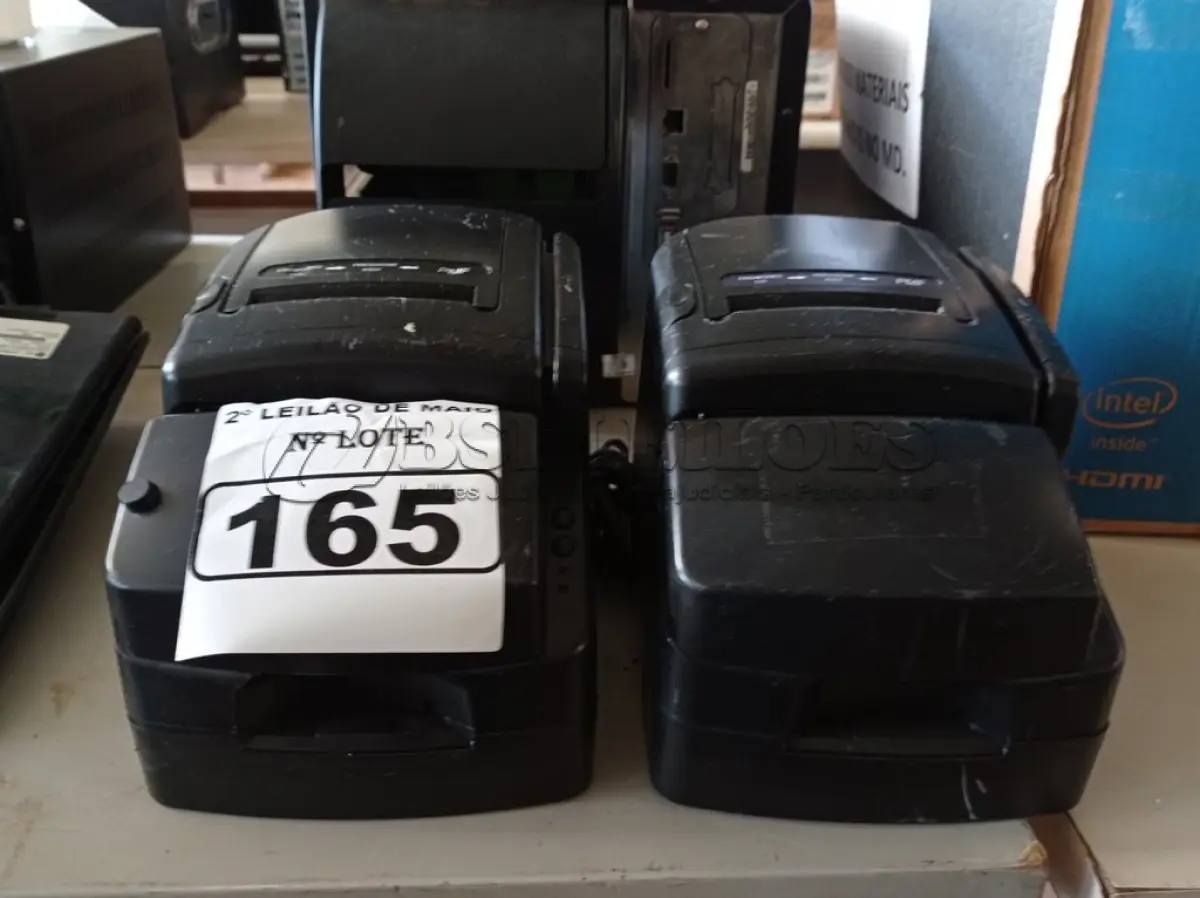 LOTE 165 - 02 IMPRESSORAS DE CUPOM. (NO ESTADO) ATENÇÃO! FAZER A VISITAÇÃO ANTES DE ARREMATAR, NÃO SABEMOS SE FUNCIONA. LEILÃO NÃO TEM GARANTIA E NEM DEVOLUÇÃO, SUJEITO A POSSÍVEIS AVARIAS VISÍVEIS/OCULTAS E/OU AUSÊNCIA DE COMPONENTES.