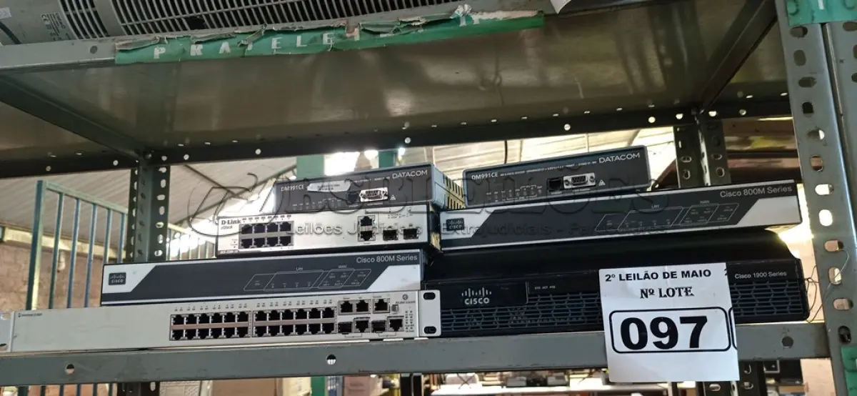 LOTE 097 - 02 MODENS DATACOM, 03 ROTEADORES CISCO E 02 SWITCHES MARCAS E MODELOS DIVERSOS. (NO ESTADO) ATENÇÃO! FAZER A VISITAÇÃO ANTES DE ARREMATAR, NÃO SABEMOS SE FUNCIONA. LEILÃO NÃO TEM GARANTIA E NEM DEVOLUÇÃO, SUJEITO A POSSÍVEIS AVARIAS VISÍVEIS/OCULTAS E/OU AUSÊNCIA DE COMPONENTES.