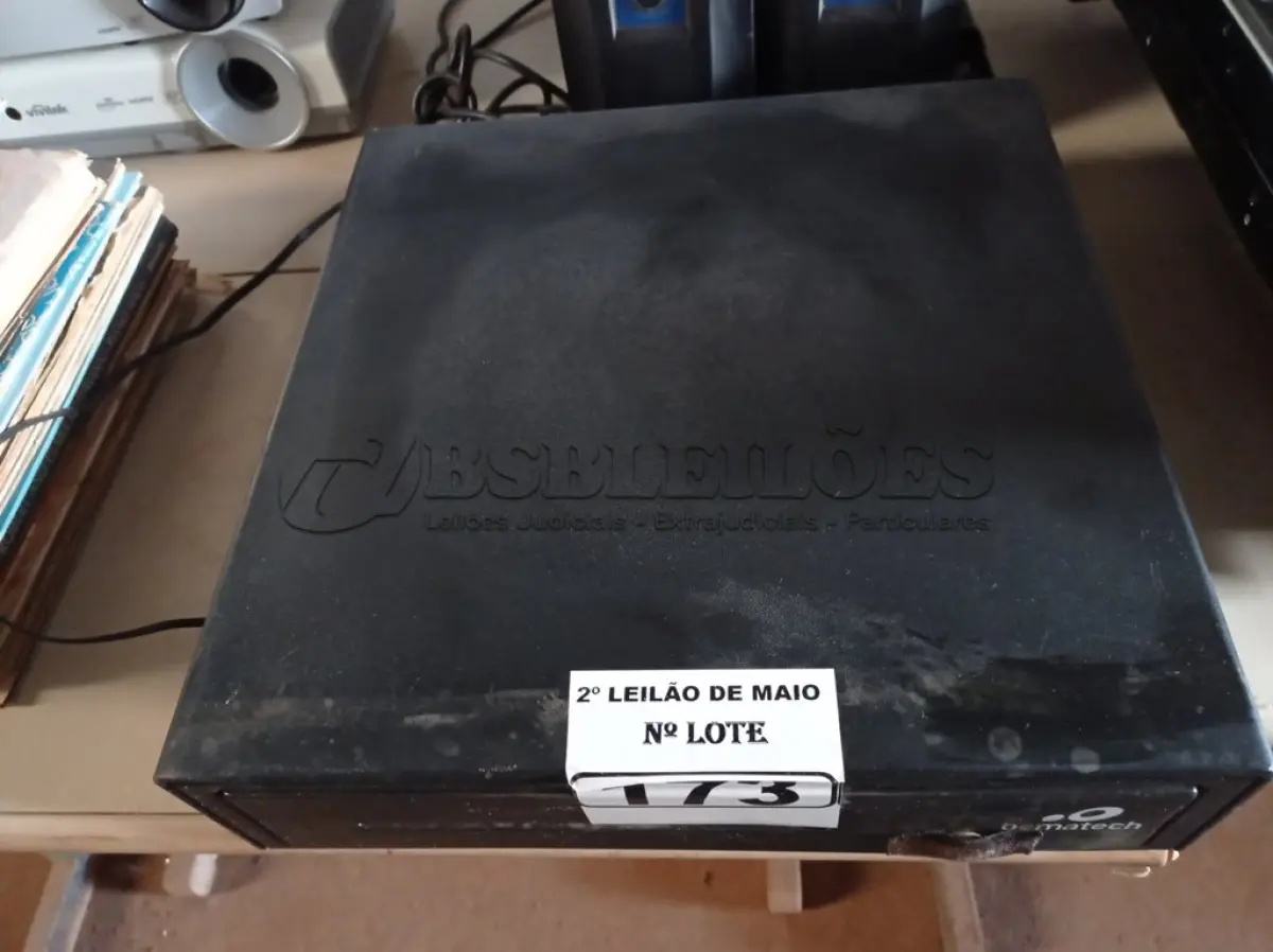 LOTE 173 - 01 GAVETA PARA CAIXA DE SUPERMERCADO. (NO ESTADO) ATENÇÃO! FAZER A VISITAÇÃO ANTES DE ARREMATAR, NÃO SABEMOS SE FUNCIONA. LEILÃO NÃO TEM GARANTIA E NEM DEVOLUÇÃO, SUJEITO A POSSÍVEIS AVARIAS VISÍVEIS/OCULTAS E/OU AUSÊNCIA DE COMPONENTES.