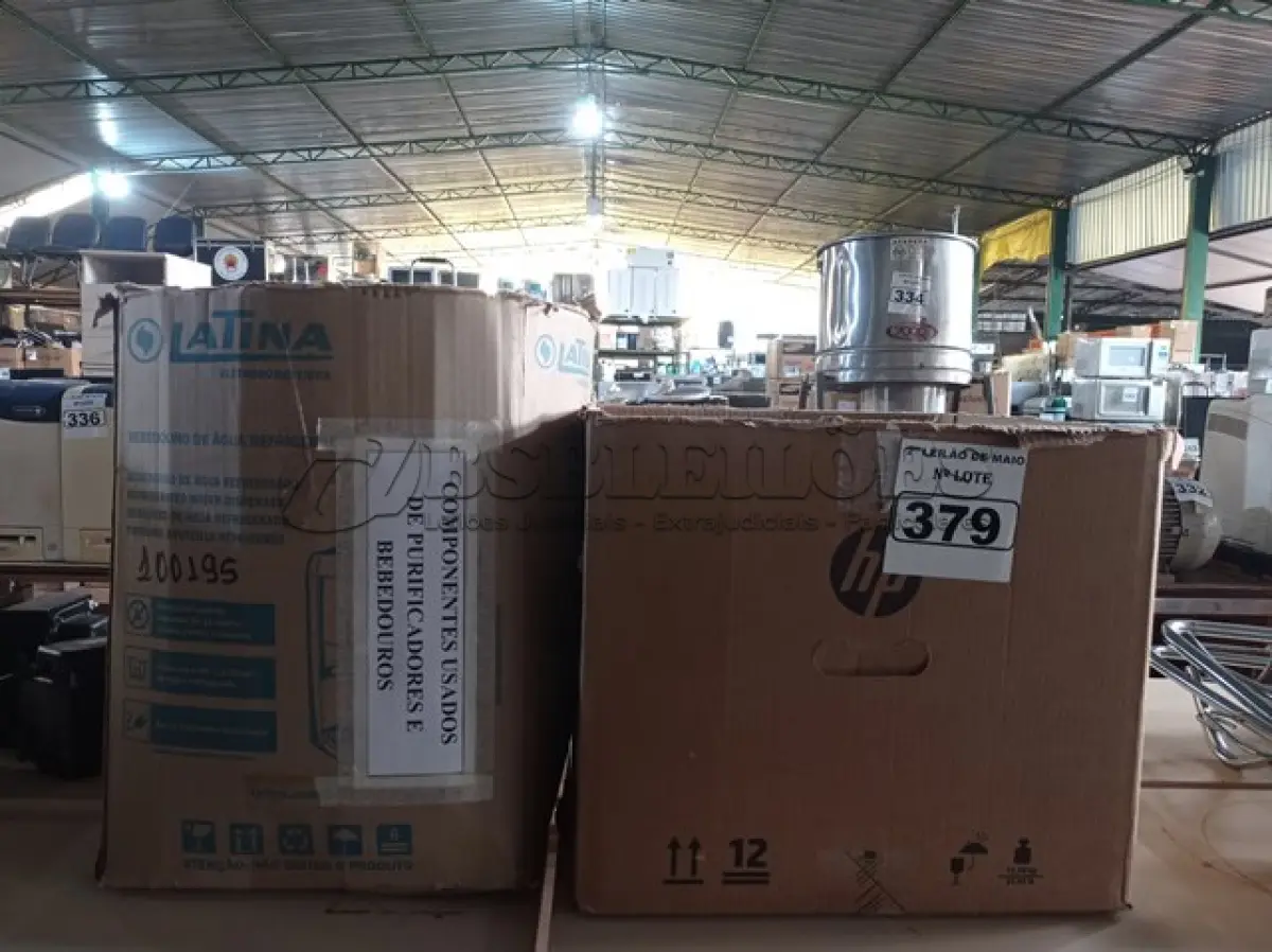 LOTE 379 - 01 LOTE COM CABOS E PERIFÉRICOS DIVERSOS. (NO ESTADO) ATENÇÃO! FAZER A VISITAÇÃO ANTES DE ARREMATAR, NÃO SABEMOS SE FUNCIONA. LEILÃO NÃO TEM GARANTIA E NEM DEVOLUÇÃO, SUJEITO A POSSÍVEIS AVARIAS VISÍVEIS/OCULTAS E/OU AUSÊNCIA DE COMPONENTES.