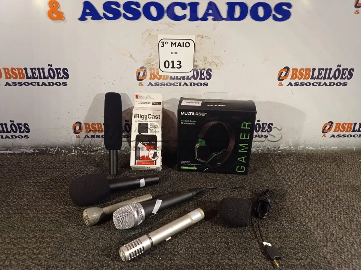 LOTE 013 - 06 MICROFONES DIVERSOS ,01 FONE DE OUVIDO MULTILASER E 01 CAIXA WALDMAN PASSIVA. (NO ESTADO) ATENÇÃO! FAZER A VISITAÇÃO ANTES DE ARREMATAR, NÃO SABEMOS SE FUNCIONA. LEILÃO NÃO TEM GARANTIA E NEM DEVOLUÇÃO, SUJEITO A POSSÍVEIS AVARIAS VISÍVEIS/OCULTAS E/OU AUSÊNCIA DE COMPONENTES.