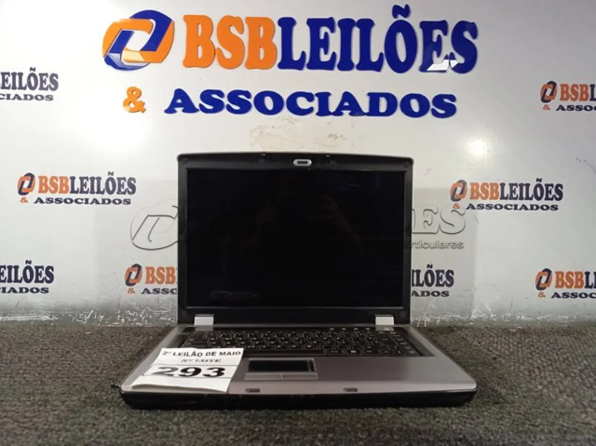 LOTE 293 - 01 NOTEBOOK MARCA VECTOR MODELO 6670. (NO ESTADO) ATENÇÃO! FAZER A VISITAÇÃO ANTES DE ARREMATAR, NÃO SABEMOS SE FUNCIONA. LEILÃO NÃO TEM GARANTIA E NEM DEVOLUÇÃO, SUJEITO A POSSÍVEIS AVARIAS VISÍVEIS/OCULTAS E/OU AUSÊNCIA DE COMPONENTES.