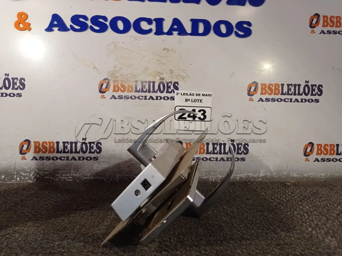 LOTE 243 - 01 FECHADURA ELETRÔNICA. (NO ESTADO) ATENÇÃO! FAZER A VISITAÇÃO ANTES DE ARREMATAR, NÃO SABEMOS SE FUNCIONA. LEILÃO NÃO TEM GARANTIA E NEM DEVOLUÇÃO, SUJEITO A POSSÍVEIS AVARIAS VISÍVEIS/OCULTAS E/OU AUSÊNCIA DE COMPONENTES.
