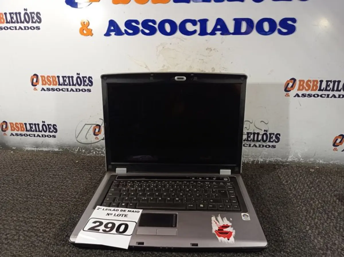 LOTE 290 - 01 NOTEBOOK MARCA VECTOR MODELO 6670. (NO ESTADO) ATENÇÃO! FAZER A VISITAÇÃO ANTES DE ARREMATAR, NÃO SABEMOS SE FUNCIONA. LEILÃO NÃO TEM GARANTIA E NEM DEVOLUÇÃO, SUJEITO A POSSÍVEIS AVARIAS VISÍVEIS/OCULTAS E/OU AUSÊNCIA DE COMPONENTES.