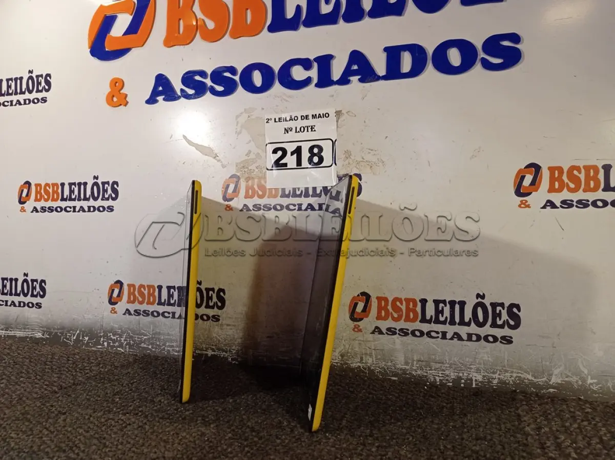 LOTE 218 - 02 TABLET’S MARCAS POSITIVO. (NO ESTADO) ATENÇÃO! FAZER A VISITAÇÃO ANTES DE ARREMATAR, NÃO SABEMOS SE FUNCIONA. LEILÃO NÃO TEM GARANTIA E NEM DEVOLUÇÃO, SUJEITO A POSSÍVEIS AVARIAS VISÍVEIS/OCULTAS E/OU AUSÊNCIA DE COMPONENTES.