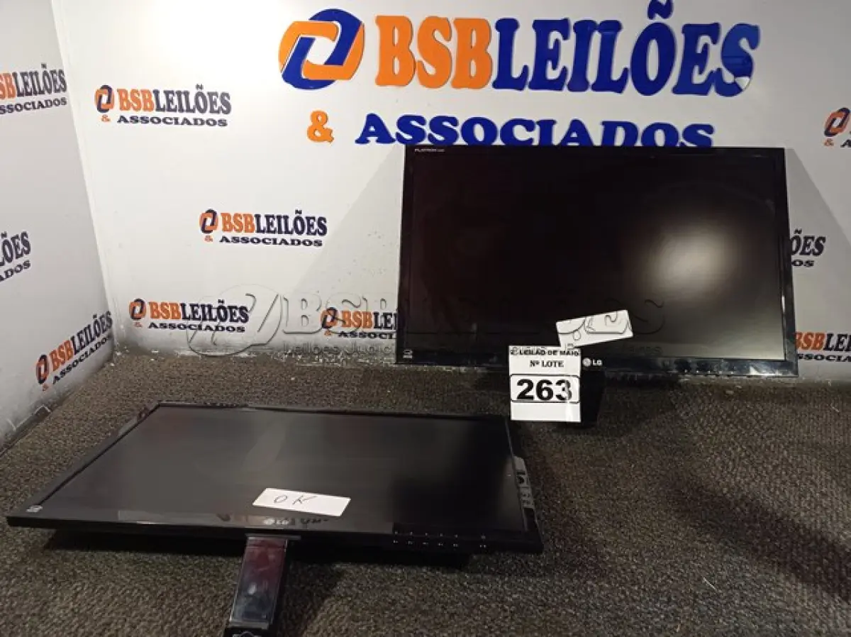 LOTE 263 - 02 MONITORES LG FLATROM E2360V-PN. (NO ESTADO) ATENÇÃO! FAZER A VISITAÇÃO ANTES DE ARREMATAR, NÃO SABEMOS SE FUNCIONA. LEILÃO NÃO TEM GARANTIA E NEM DEVOLUÇÃO, SUJEITO A POSSÍVEIS AVARIAS VISÍVEIS/OCULTAS E/OU AUSÊNCIA DE COMPONENTES.