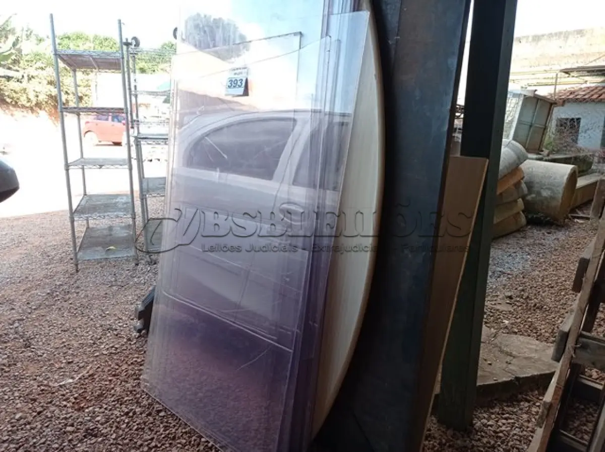 LOTE 393 - 01 TAMPO DE MESA E VÁRIOS RECORTES DE ACRÍLICO. (NO ESTADO) ATENÇÃO! FAZER A VISITAÇÃO ANTES DE ARREMATAR, NÃO SABEMOS SE FUNCIONA. LEILÃO NÃO TEM GARANTIA E NEM DEVOLUÇÃO, SUJEITO A POSSÍVEIS AVARIAS VISÍVEIS/OCULTAS E/OU AUSÊNCIA DE COMPONENTES.