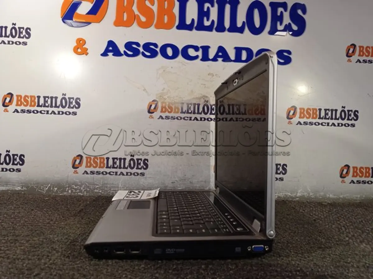 LOTE 293 - 01 NOTEBOOK MARCA VECTOR MODELO 6670. (NO ESTADO) ATENÇÃO! FAZER A VISITAÇÃO ANTES DE ARREMATAR, NÃO SABEMOS SE FUNCIONA. LEILÃO NÃO TEM GARANTIA E NEM DEVOLUÇÃO, SUJEITO A POSSÍVEIS AVARIAS VISÍVEIS/OCULTAS E/OU AUSÊNCIA DE COMPONENTES.