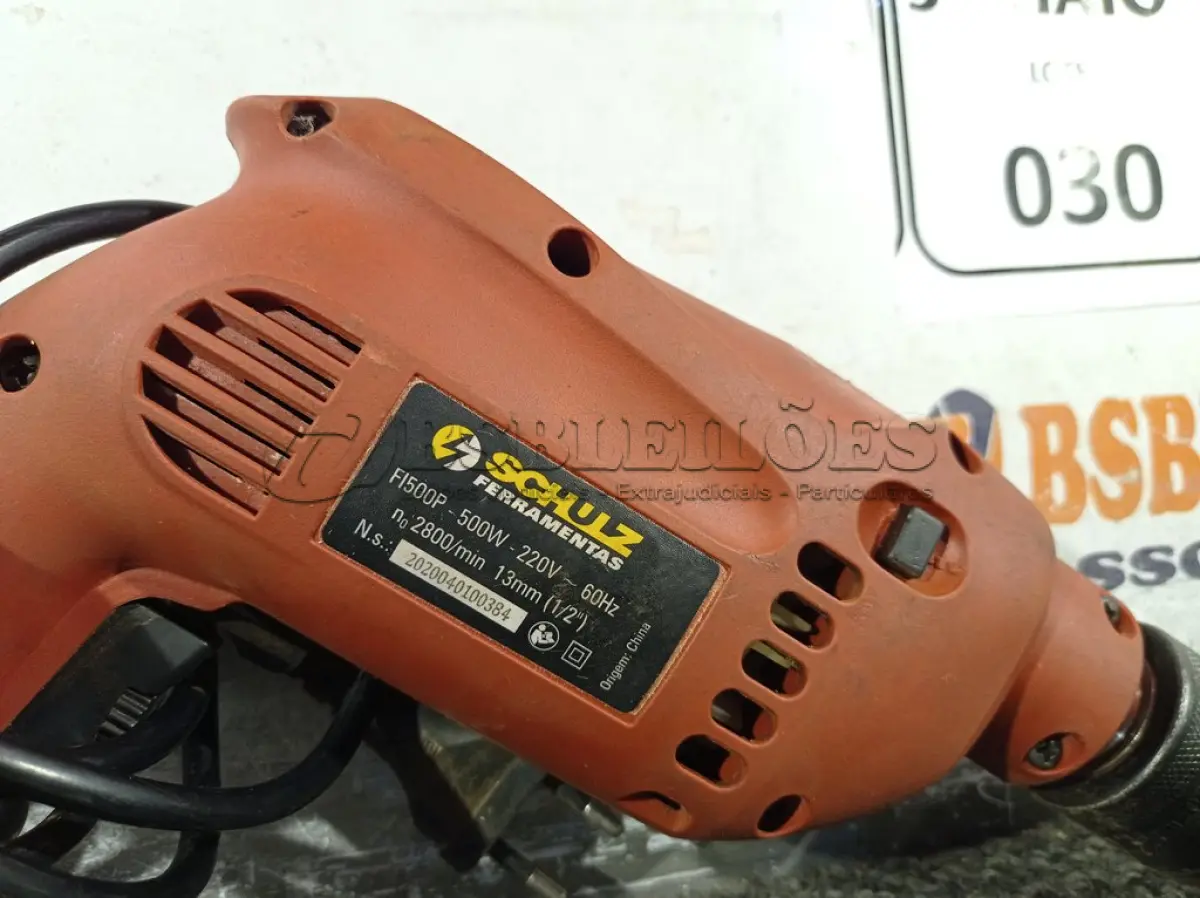LOTE 030 - 01 PARAFUSADEIRA/FURADEIRA MARCA SCHUZ 220V. (NO ESTADO) ATENÇÃO! FAZER A VISITAÇÃO ANTES DE ARREMATAR, NÃO SABEMOS SE FUNCIONA. LEILÃO NÃO TEM GARANTIA E NEM DEVOLUÇÃO, SUJEITO A POSSÍVEIS AVARIAS VISÍVEIS/OCULTAS E/OU AUSÊNCIA DE COMPONENTES.