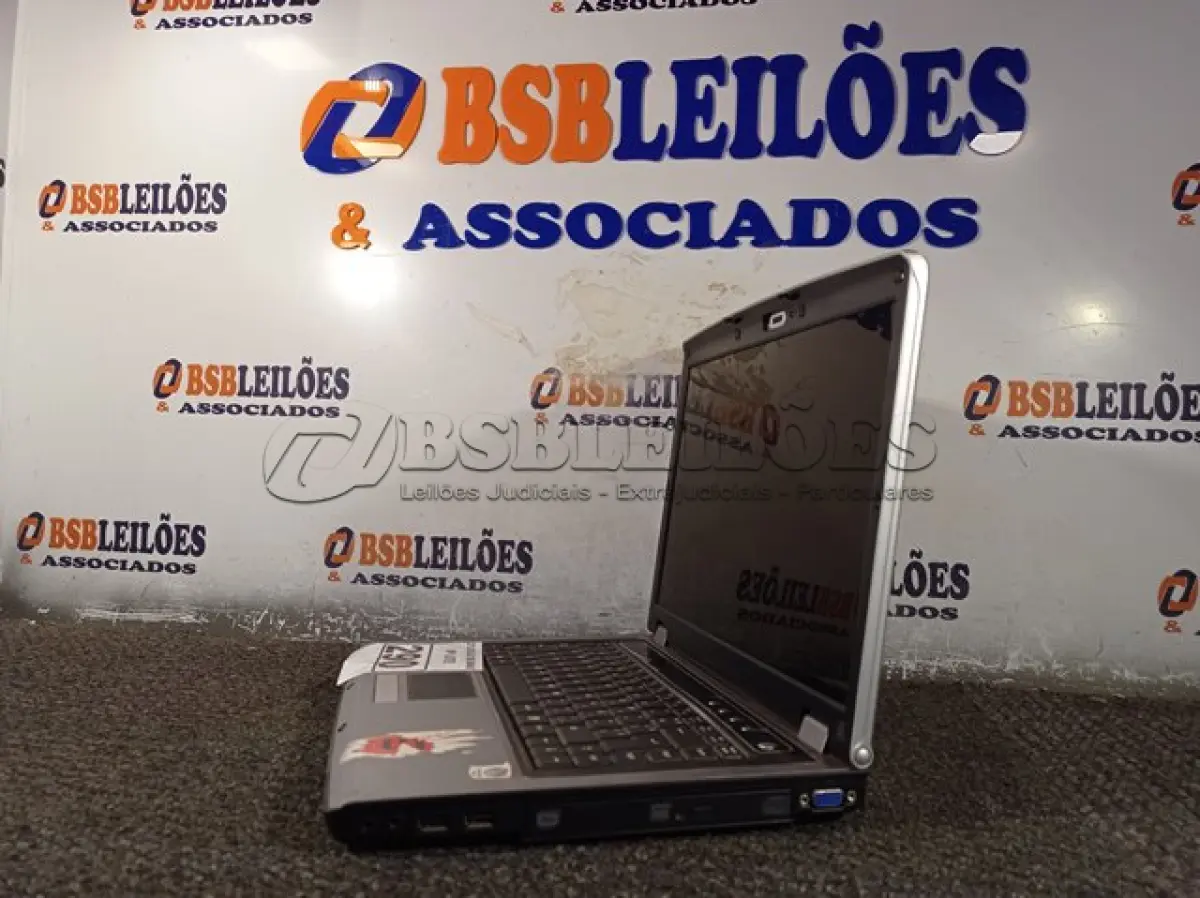 LOTE 290 - 01 NOTEBOOK MARCA VECTOR MODELO 6670. (NO ESTADO) ATENÇÃO! FAZER A VISITAÇÃO ANTES DE ARREMATAR, NÃO SABEMOS SE FUNCIONA. LEILÃO NÃO TEM GARANTIA E NEM DEVOLUÇÃO, SUJEITO A POSSÍVEIS AVARIAS VISÍVEIS/OCULTAS E/OU AUSÊNCIA DE COMPONENTES.