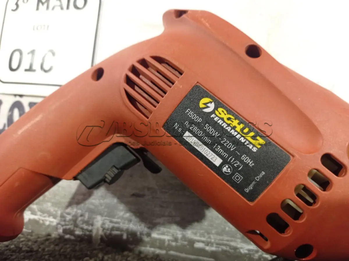 LOTE 010 - 01 PARAFUSADEIRA/FURADEIRA MARCA SCHUZ 220V. (NO ESTADO) ATENÇÃO! FAZER A VISITAÇÃO ANTES DE ARREMATAR, NÃO SABEMOS SE FUNCIONA. LEILÃO NÃO TEM GARANTIA E NEM DEVOLUÇÃO, SUJEITO A POSSÍVEIS AVARIAS VISÍVEIS/OCULTAS E/OU AUSÊNCIA DE COMPONENTES.