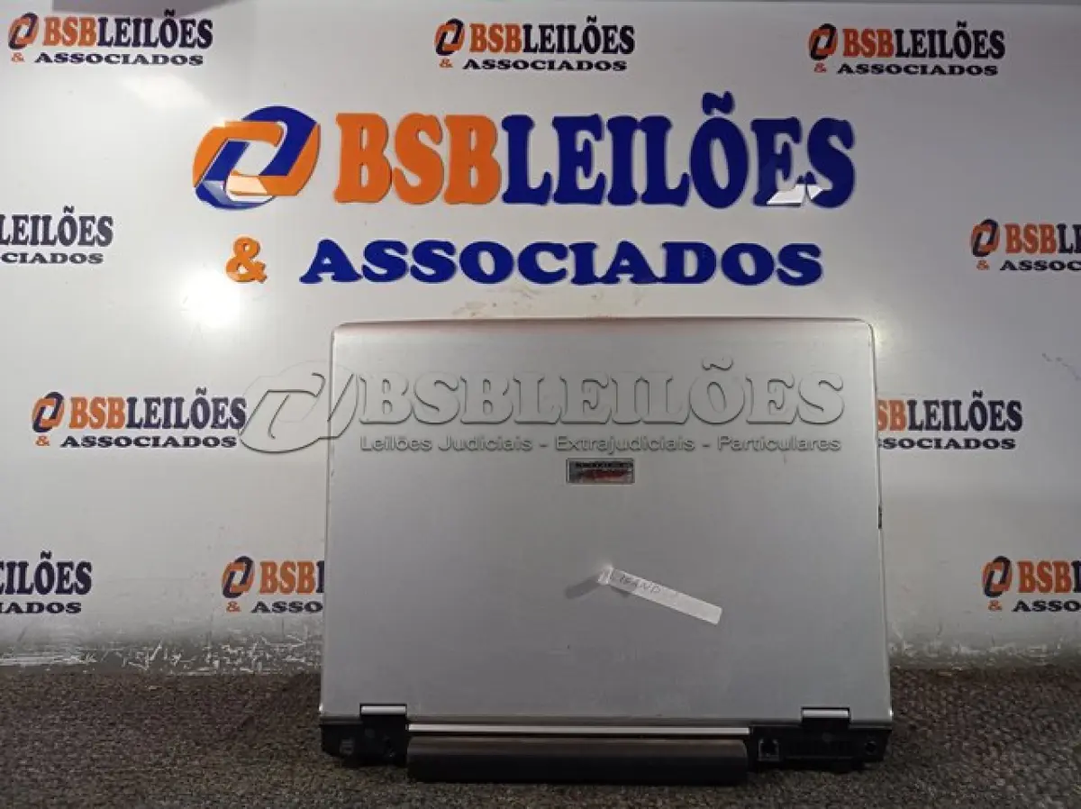 LOTE 293 - 01 NOTEBOOK MARCA VECTOR MODELO 6670. (NO ESTADO) ATENÇÃO! FAZER A VISITAÇÃO ANTES DE ARREMATAR, NÃO SABEMOS SE FUNCIONA. LEILÃO NÃO TEM GARANTIA E NEM DEVOLUÇÃO, SUJEITO A POSSÍVEIS AVARIAS VISÍVEIS/OCULTAS E/OU AUSÊNCIA DE COMPONENTES.