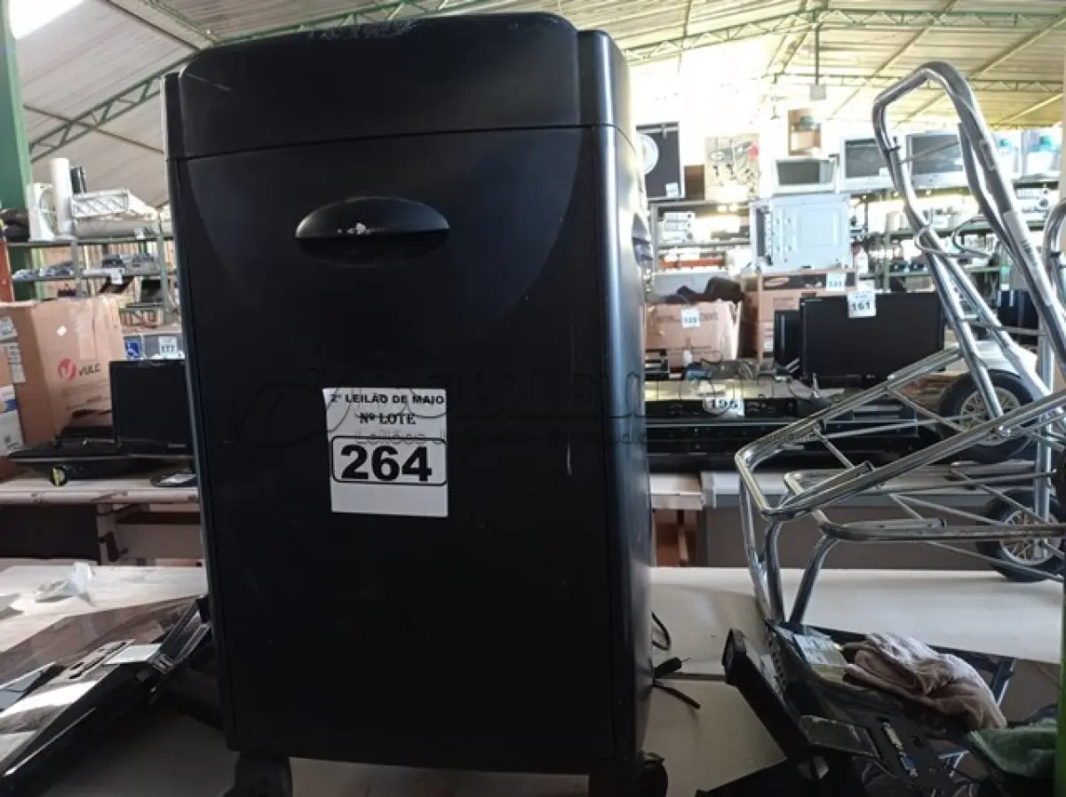 LOTE 264 - 02 FRAGMENTADORAS DE PAPEL. (NO ESTADO) ATENÇÃO! FAZER A VISITAÇÃO ANTES DE ARREMATAR, NÃO SABEMOS SE FUNCIONA. LEILÃO NÃO TEM GARANTIA E NEM DEVOLUÇÃO, SUJEITO A POSSÍVEIS AVARIAS VISÍVEIS/OCULTAS E/OU AUSÊNCIA DE COMPONENTES.