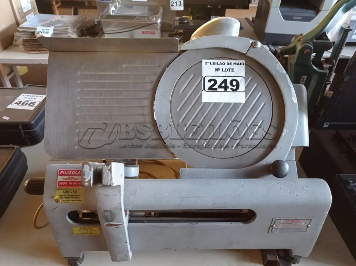 LOTE 249 - 01 FATIADOR DE FRIOS MARCA FILIZOLA. (NO ESTADO) ATENÇÃO! FAZER A VISITAÇÃO ANTES DE ARREMATAR, NÃO SABEMOS SE FUNCIONA. LEILÃO NÃO TEM GARANTIA E NEM DEVOLUÇÃO, SUJEITO A POSSÍVEIS AVARIAS VISÍVEIS/OCULTAS E/OU AUSÊNCIA DE COMPONENTES.