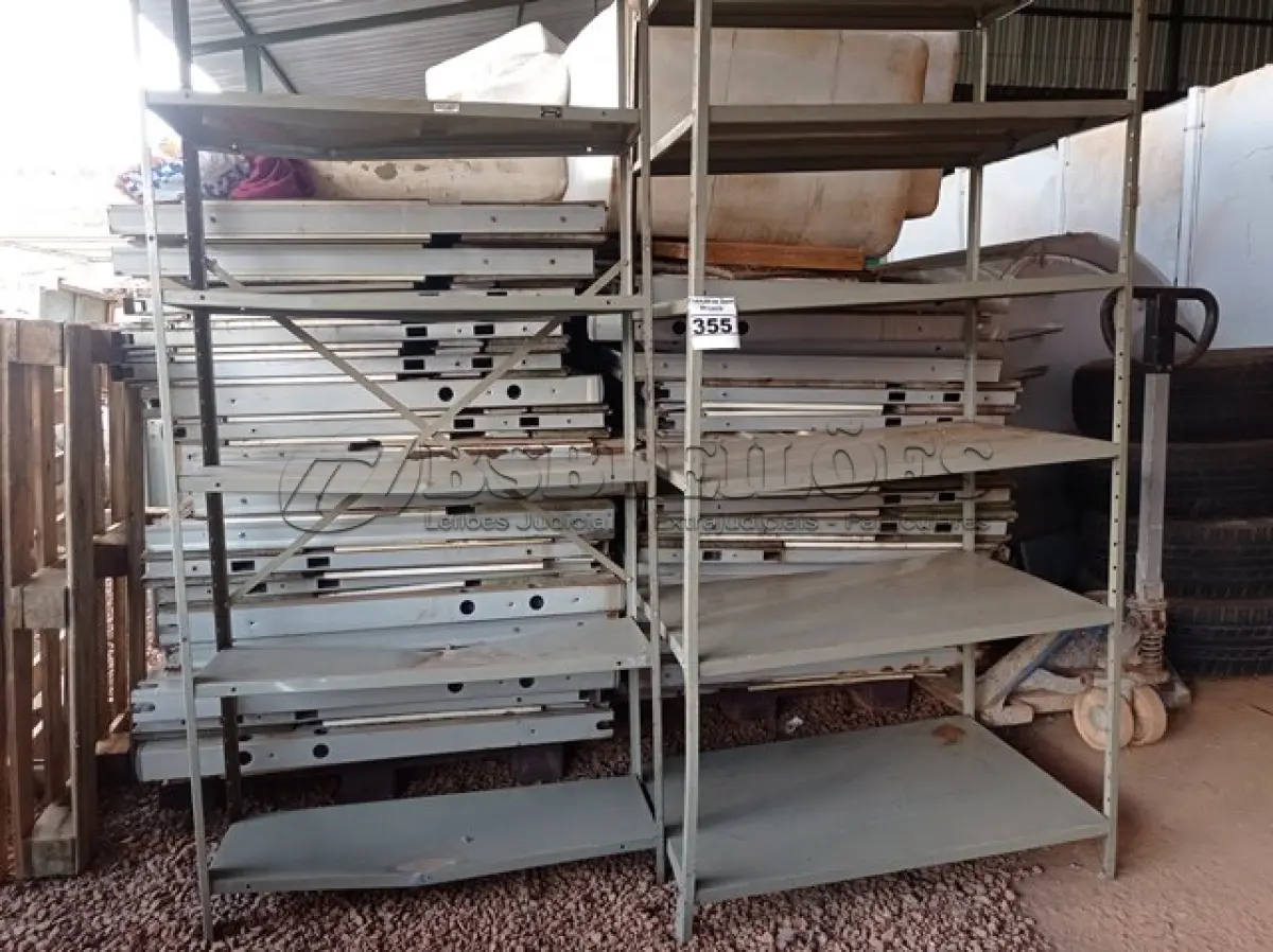 LOTE 355 - 02 ESTANTES DE AÇO COM 05 PRATELEIRAS. (NO ESTADO) ATENÇÃO! FAZER A VISITAÇÃO ANTES DE ARREMATAR, NÃO SABEMOS SE FUNCIONA. LEILÃO NÃO TEM GARANTIA E NEM DEVOLUÇÃO, SUJEITO A POSSÍVEIS AVARIAS VISÍVEIS/OCULTAS E/OU AUSÊNCIA DE COMPONENTES.