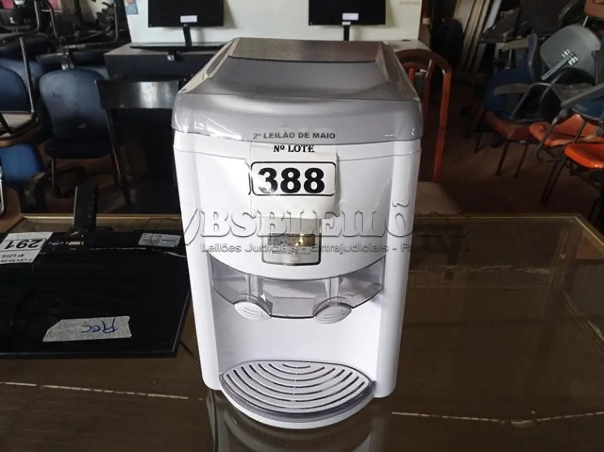 LOTE 388 - 01 BEBEDOURO PARA GARRAFÃO “ELETRÔNICO “MARCA LATINA 220V. (NO ESTADO) ATENÇÃO! FAZER A VISITAÇÃO ANTES DE ARREMATAR, NÃO SABEMOS SE FUNCIONA. LEILÃO NÃO TEM GARANTIA E NEM DEVOLUÇÃO, SUJEITO A POSSÍVEIS AVARIAS VISÍVEIS/OCULTAS E/OU AUSÊNCIA DE COMPONENTES.