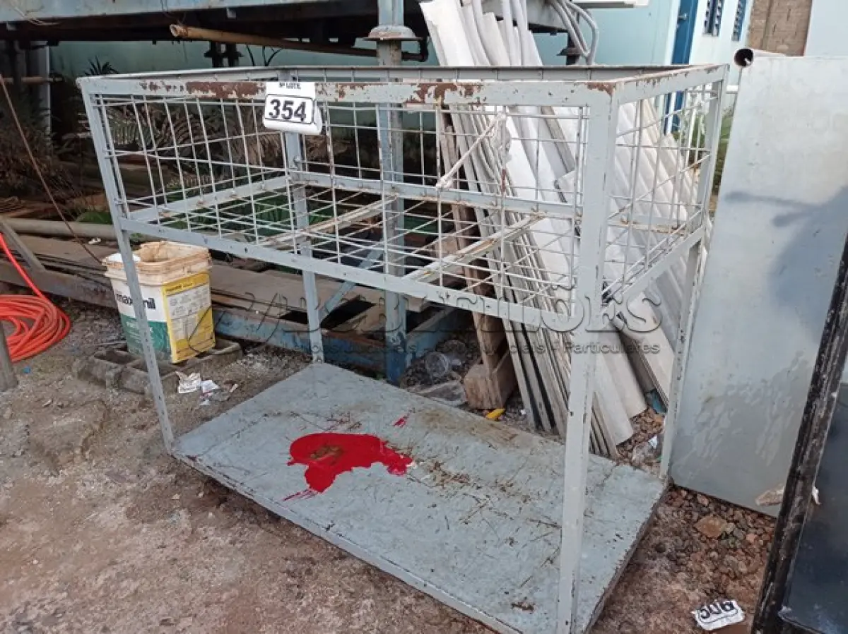 LOTE 354 - 01 CARRINHO PARA TRANSPORTE DE CARGAS. (NO ESTADO) ATENÇÃO! FAZER A VISITAÇÃO ANTES DE ARREMATAR, NÃO SABEMOS SE FUNCIONA. LEILÃO NÃO TEM GARANTIA E NEM DEVOLUÇÃO, SUJEITO A POSSÍVEIS AVARIAS VISÍVEIS/OCULTAS E/OU AUSÊNCIA DE COMPONENTES.