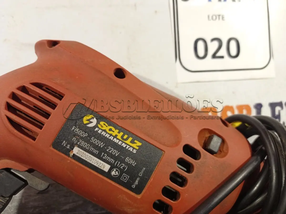 LOTE 020 - 01 PARAFUSADEIRA/FURADEIRA MARCA SCHUZ 220V. (NO ESTADO) ATENÇÃO! FAZER A VISITAÇÃO ANTES DE ARREMATAR, NÃO SABEMOS SE FUNCIONA. LEILÃO NÃO TEM GARANTIA E NEM DEVOLUÇÃO, SUJEITO A POSSÍVEIS AVARIAS VISÍVEIS/OCULTAS E/OU AUSÊNCIA DE COMPONENTES.