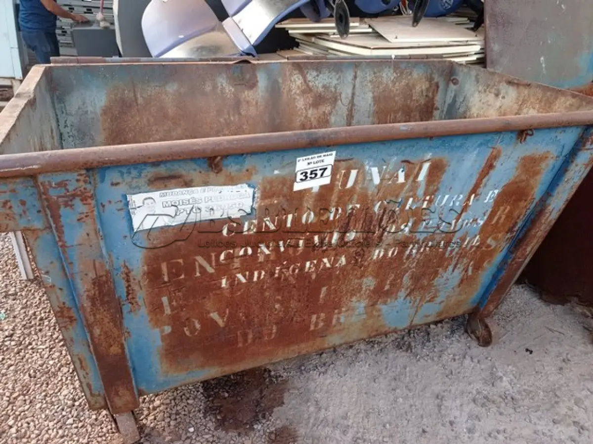 LOTE 357 - 01 CONTAINER PARA LIXO EM AÇO. (NO ESTADO) ATENÇÃO! FAZER A VISITAÇÃO ANTES DE ARREMATAR, NÃO SABEMOS SE FUNCIONA. LEILÃO NÃO TEM GARANTIA E NEM DEVOLUÇÃO, SUJEITO A POSSÍVEIS AVARIAS VISÍVEIS/OCULTAS E/OU AUSÊNCIA DE COMPONENTES.