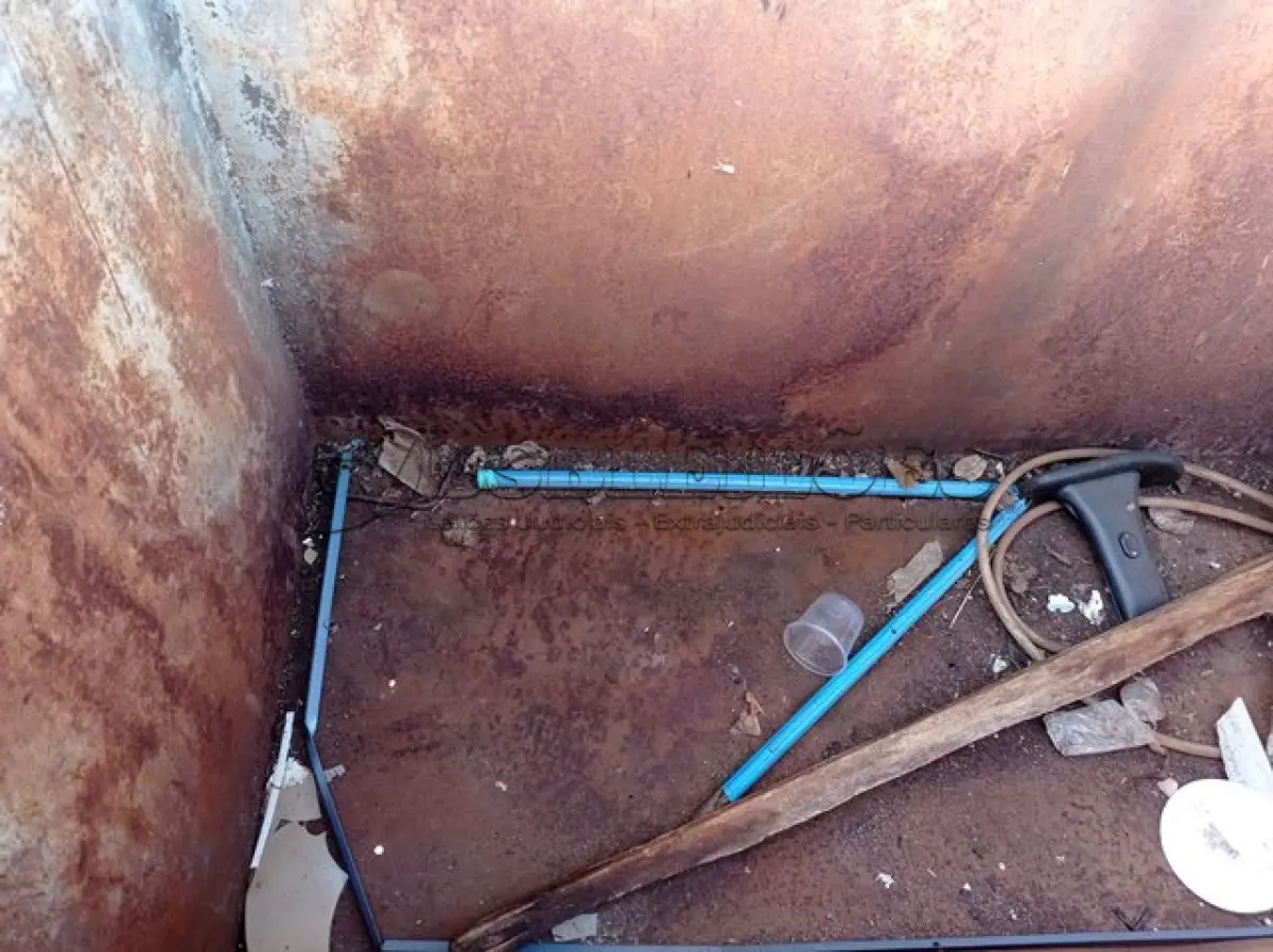 LOTE 357 - 01 CONTAINER PARA LIXO EM AÇO. (NO ESTADO) ATENÇÃO! FAZER A VISITAÇÃO ANTES DE ARREMATAR, NÃO SABEMOS SE FUNCIONA. LEILÃO NÃO TEM GARANTIA E NEM DEVOLUÇÃO, SUJEITO A POSSÍVEIS AVARIAS VISÍVEIS/OCULTAS E/OU AUSÊNCIA DE COMPONENTES.