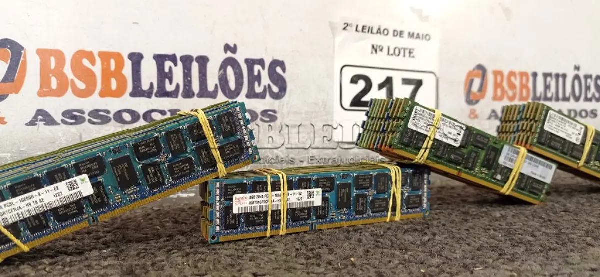 LOTE 217 - 01 LOTE COM VÁRIAS MEMORIAS PARA PC MARCAS E MODELOS DIVERSOS. (NO ESTADO) ATENÇÃO! FAZER A VISITAÇÃO ANTES DE ARREMATAR, NÃO SABEMOS SE FUNCIONA. LEILÃO NÃO TEM GARANTIA E NEM DEVOLUÇÃO, SUJEITO A POSSÍVEIS AVARIAS VISÍVEIS/OCULTAS E/OU AUSÊNCIA DE COMPONENTES.