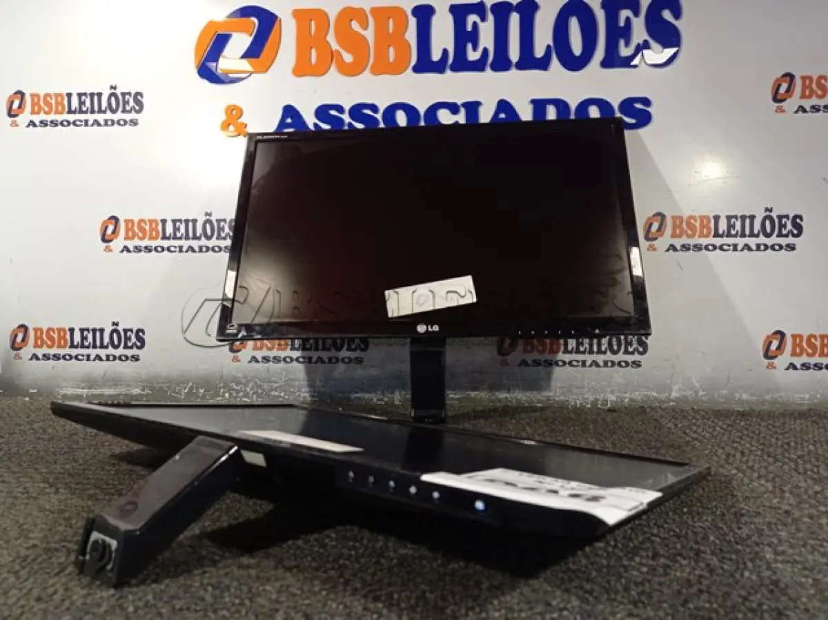 LOTE 298 - 02 MONITORES LG FLATROM E2260V-PN. (NO ESTADO) ATENÇÃO! FAZER A VISITAÇÃO ANTES DE ARREMATAR, NÃO SABEMOS SE FUNCIONA. LEILÃO NÃO TEM GARANTIA E NEM DEVOLUÇÃO, SUJEITO A POSSÍVEIS AVARIAS VISÍVEIS/OCULTAS E/OU AUSÊNCIA DE COMPONENTES.