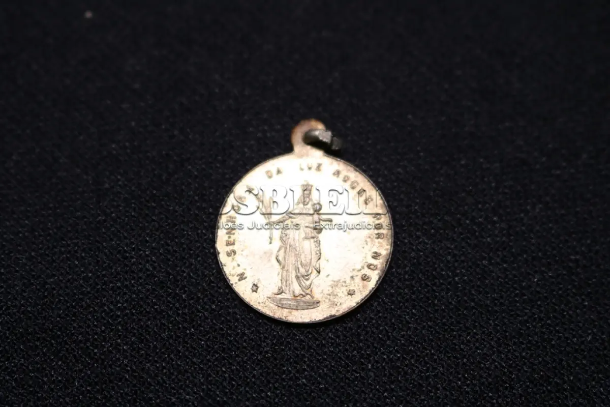 LOTE 007 - LOTE 7 – MEDALHAS CATÓLICAS 	MEDALHA	OBSERVAÇÕES 1.		Inauguração da Catedral de Curitiba. 1893	Prateada – envelope de época 2.		VII Congresso Eucaristico Nacional. 1960 Gravador: Cristiano Winters.	Prateada - envelope da Coleção Júlio Estrella Moreira 3.		VII Congresso Eucaristico Nacional. 1960 Gravador: Cristiano Winters.	Prateada - envelope da Coleção Júlio Estrella Moreira 4.		Jubileu Episcopal Dom Eusébio da Rocha. 1948 Gravador: Jose Peon	Acobreada - envelope da Coleção Júlio Estrella Moreira 5.		Jubileu Episcopal Dom Eusébio da Rocha. 1948 Gravador: Jose Peon	Acobreada - envelope da Coleção Júlio Estrella Moreira