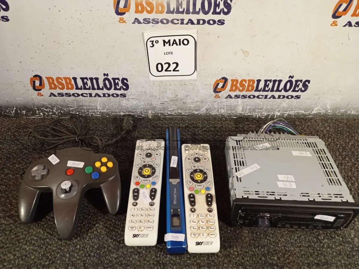 LOTE 022 - 01 SOM AUTOMOTIVO 2 EM 1 MARCA PIONEER, 03 CONTROLES REMOTO E 01 IRISCAN BOOK.  (NO ESTADO) ATENÇÃO! FAZER A VISITAÇÃO ANTES DE ARREMATAR, NÃO SABEMOS SE FUNCIONA. LEILÃO NÃO TEM GARANTIA E NEM DEVOLUÇÃO, SUJEITO A POSSÍVEIS AVARIAS VISÍVEIS/OCULTAS E/OU AUSÊNCIA DE COMPONENTES.