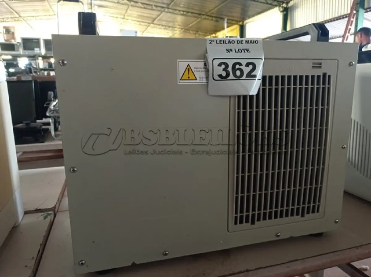 LOTE 362 - 01 CHILLER CW-5000, MÁQUINA PARA TUBO LASER CO2. (NO ESTADO) ATENÇÃO! FAZER A VISITAÇÃO ANTES DE ARREMATAR, NÃO SABEMOS SE FUNCIONA. LEILÃO NÃO TEM GARANTIA E NEM DEVOLUÇÃO, SUJEITO A POSSÍVEIS AVARIAS VISÍVEIS/OCULTAS E/OU AUSÊNCIA DE COMPONENTES.