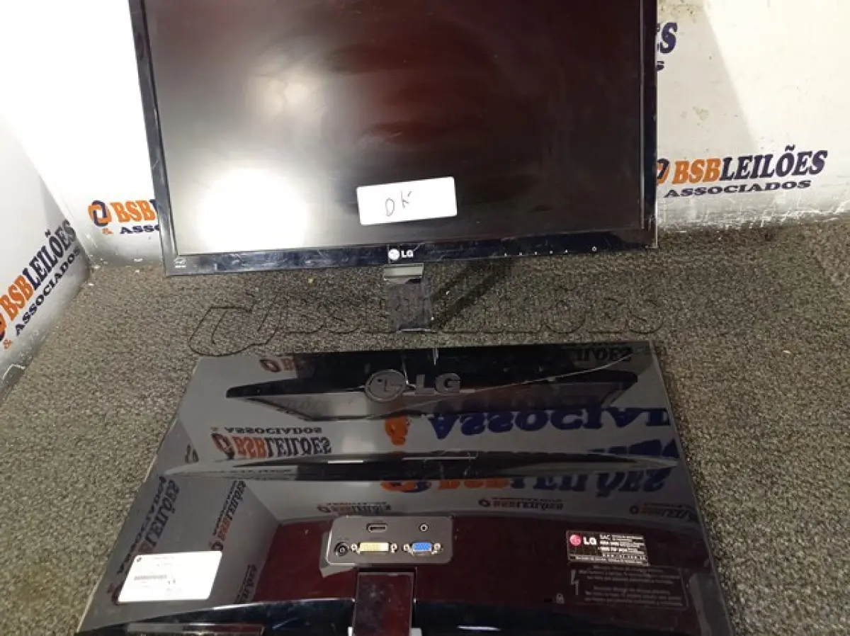 LOTE 265 - 02 MONITORES LG FLATROM E2260V-PN. (NO ESTADO) ATENÇÃO! FAZER A VISITAÇÃO ANTES DE ARREMATAR, NÃO SABEMOS SE FUNCIONA. LEILÃO NÃO TEM GARANTIA E NEM DEVOLUÇÃO, SUJEITO A POSSÍVEIS AVARIAS VISÍVEIS/OCULTAS E/OU AUSÊNCIA DE COMPONENTES.
